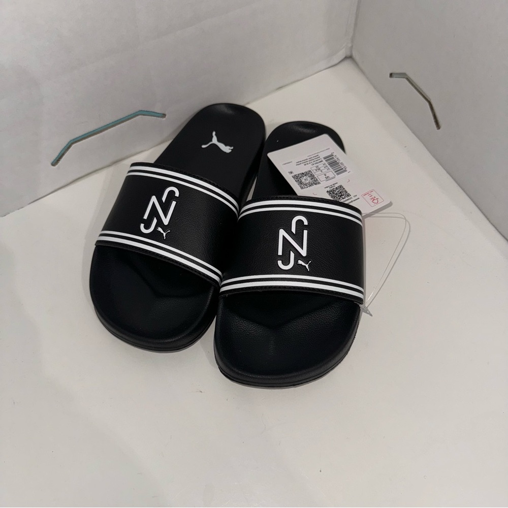 New Puma Leadcat 2.0 Black and White Slide Sandals